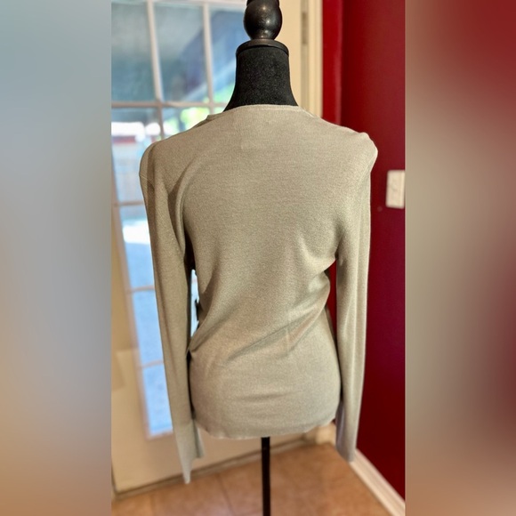 Jones New York Signature Women’s Sweater Top – Size Large – NWT – $79 MSRP - Picture 2 of 9